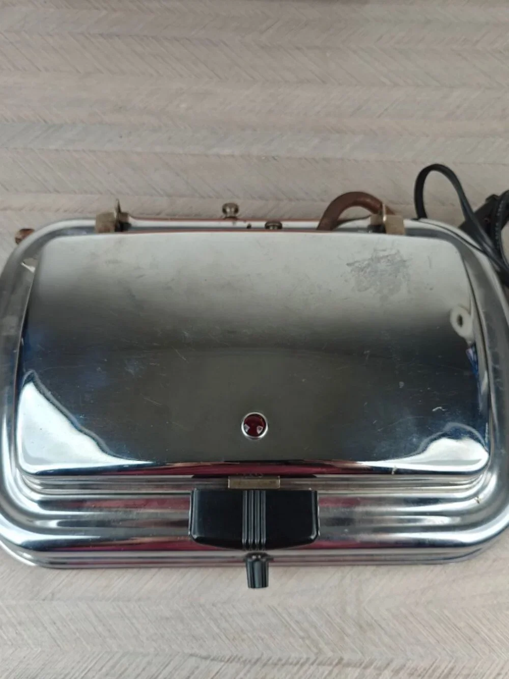 Vintage Westinghouse Chrome Sandwich Grill With Pretreated Waffle Grids '50s USA